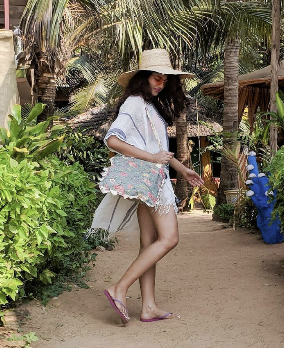 Anushka Sen: Khatron Ke Khiladi 11 fame Anushka Sen sizzles in swimsuits  and trendy outfits for her beach vacation; see pics | - Times of India