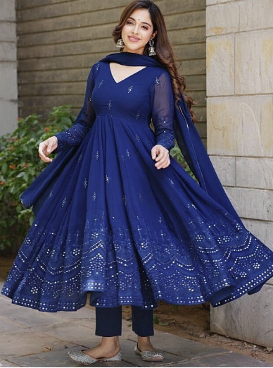 Best Indian Dresses For Women in 2024